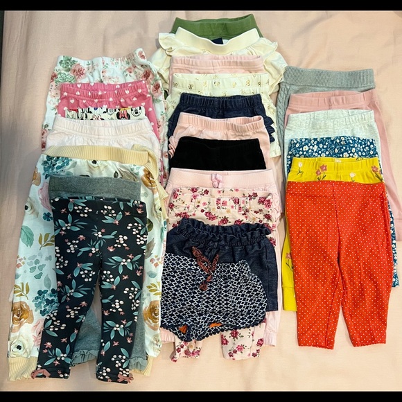 Over 123 Pieces of Baby Girls’ Clothing (sizes 3-6M up to 12-18M) - Picture 3 of 11